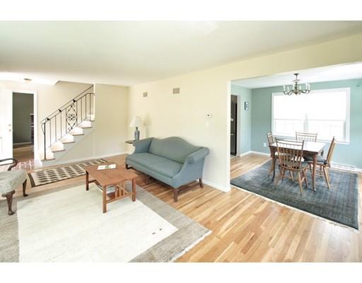 23 Willowbrook Dr, Framingham, MA 01702 photo 4