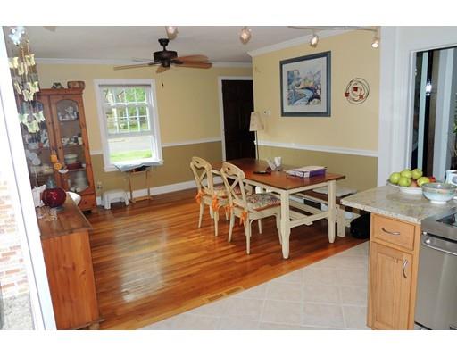 820 Dickinson St, Springfield, MA 01108 photo 6