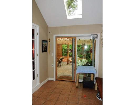 820 Dickinson St, Springfield, MA 01108 photo 17