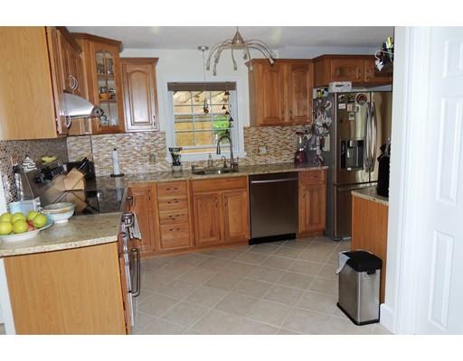 820 Dickinson St, Springfield, MA 01108 photo 3