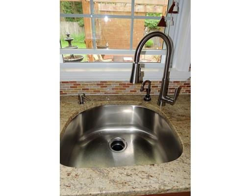 820 Dickinson St, Springfield, MA 01108 photo 5