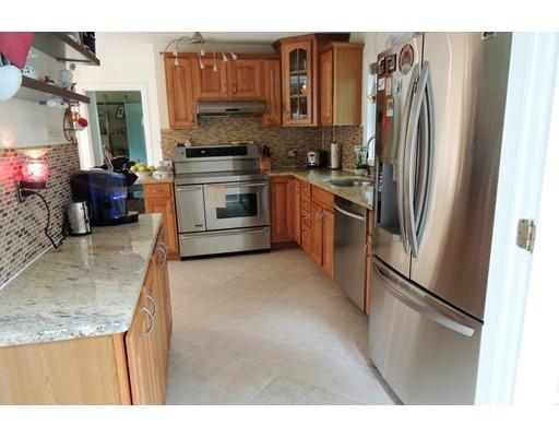 820 Dickinson St, Springfield, MA 01108 photo 2