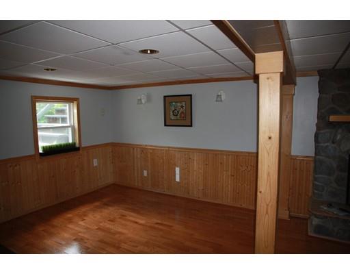 225 Murphy Ln, Chicopee, MA 01020 photo 17