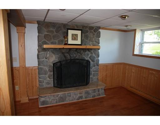 225 Murphy Ln, Chicopee, MA 01020 photo 11