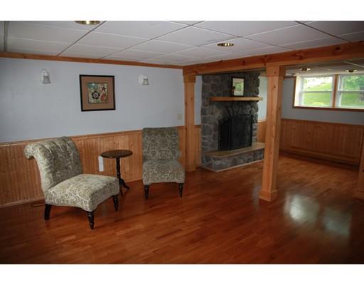 225 Murphy Ln, Chicopee, MA 01020 photo 13