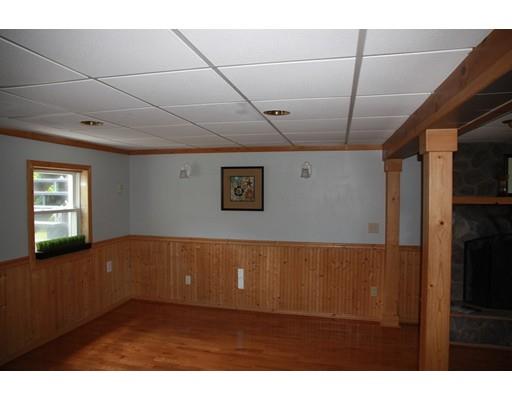 225 Murphy Ln, Chicopee, MA 01020 photo 16