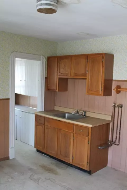 252-254 Orange St, Springfield, MA 01108 photo 7