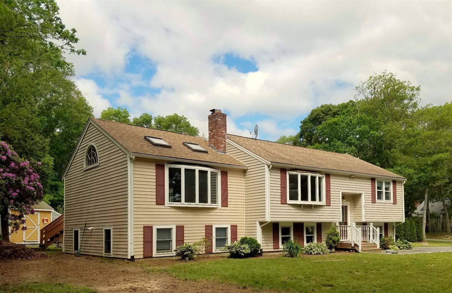48 Cambridge Dr, Mashpee, MA 02649 photo 1