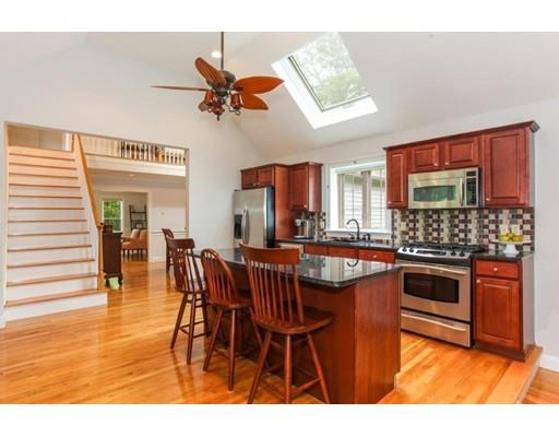 693 Great Neck Rd S, Mashpee, MA 02649 photo 2
