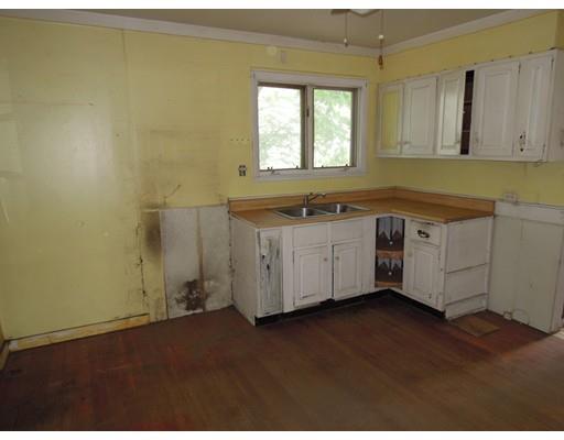 45 Wilton St, Springfield, MA 01109 photo 9