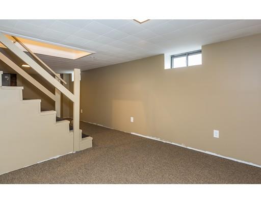 33 Barton St, Springfield, MA 01104 photo 21