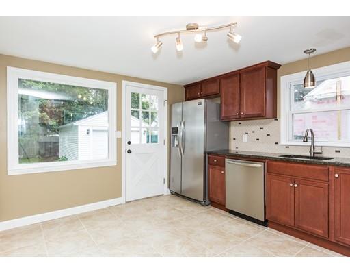 33 Barton St, Springfield, MA 01104 photo 5