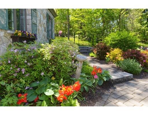 9 Pentucket Ln, Danvers, MA 01923 photo 4