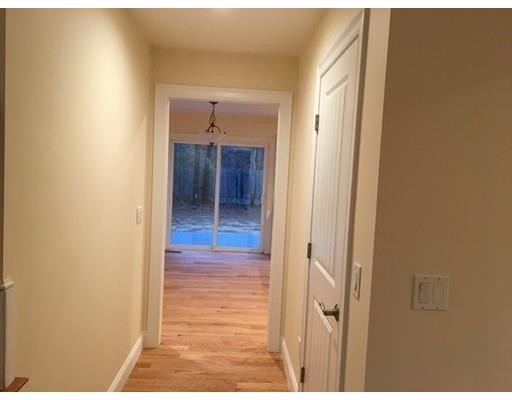 31 Rainbow Ln, Mashpee, MA 02649 photo 5
