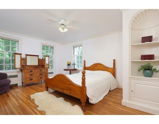 39 Chatham St, Brookline, MA 02446 photo 5