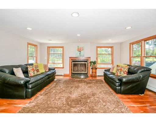 26 Harrison St, Reading, MA 01867 photo 4