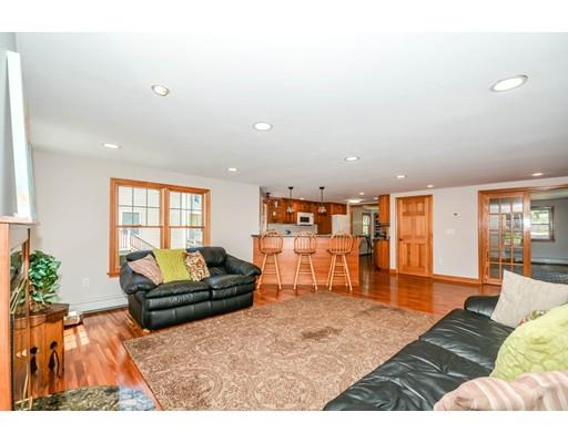 26 Harrison St, Reading, MA 01867 photo 5