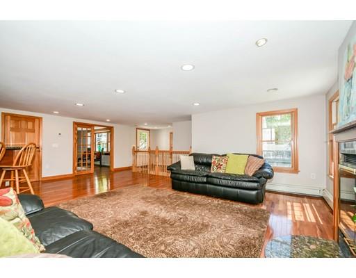 26 Harrison St, Reading, MA 01867 photo 6