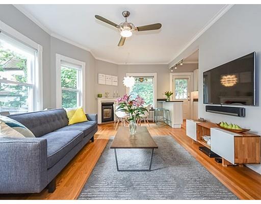 9 Crown St, Somerville, MA 02143 photo 4