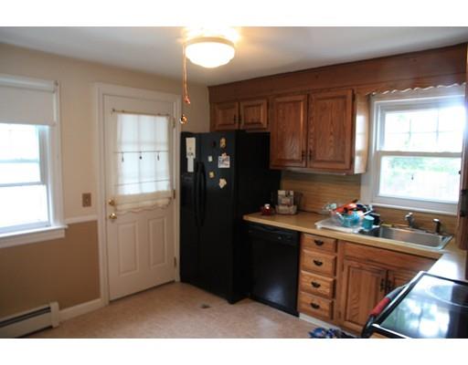 83 Saint Lawrence Ave, Springfield, MA 01104 photo 4