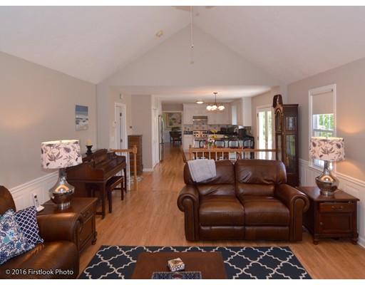 155 Spring St, Wrentham, MA 02093 photo 5