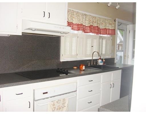 8 Rhinebeck Ave, Springfield, MA 01129 photo 13