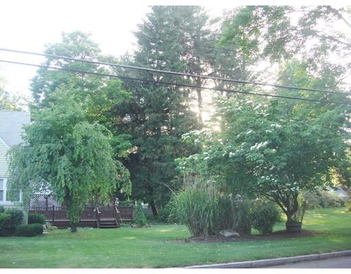 8 Rhinebeck Ave, Springfield, MA 01129 photo 6