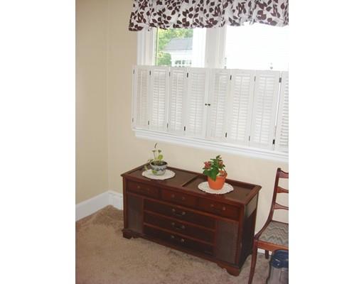 8 Rhinebeck Ave, Springfield, MA 01129 photo 15