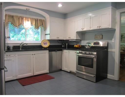 56 Beechmont St, Worcester, MA 01609 photo 9