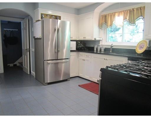 56 Beechmont St, Worcester, MA 01609 photo 10