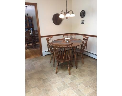 28 Hemlock Dr, Canton, MA 02021 photo 2