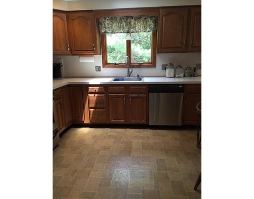 28 Hemlock Dr, Canton, MA 02021 photo 3