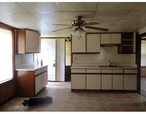 16 Maple St, Webster, MA 01570 photo 3