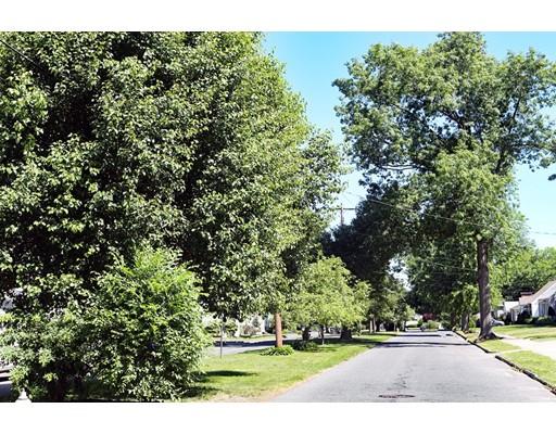 138 Gillette Ave, Springfield, MA 01118 photo 2