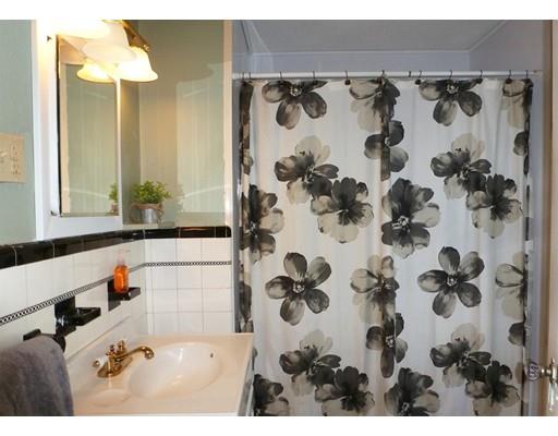 138 Gillette Ave, Springfield, MA 01118 photo 12
