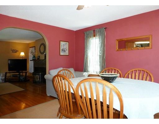 138 Gillette Ave, Springfield, MA 01118 photo 5