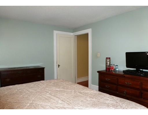 138 Gillette Ave, Springfield, MA 01118 photo 14