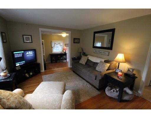 66 Roanoke Rd, Springfield, MA 01118 photo 4