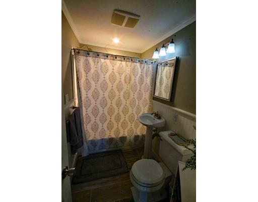 66 Roanoke Rd, Springfield, MA 01118 photo 5