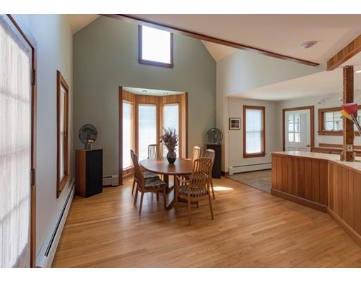 90 N Maple St, Florence, MA 01062 photo 8