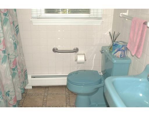 90 N Maple St, Florence, MA 01062 photo 9