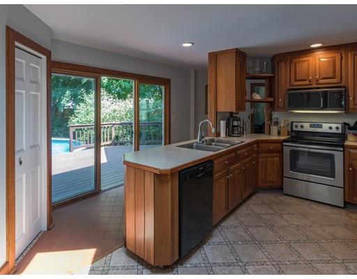 90 N Maple St, Florence, MA 01062 photo 5