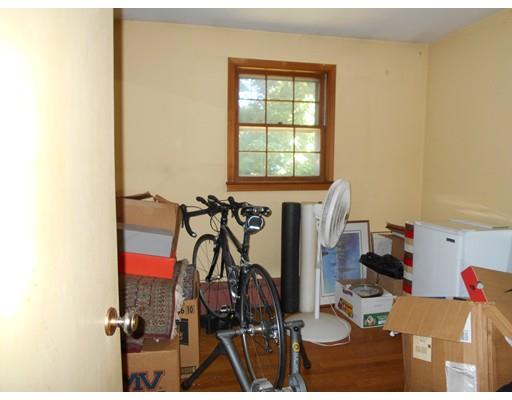 209 Forest Hills Rd, Springfield, MA 01128 photo 5