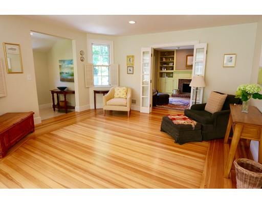 34 Brown St, Marblehead, MA 01945 photo 4