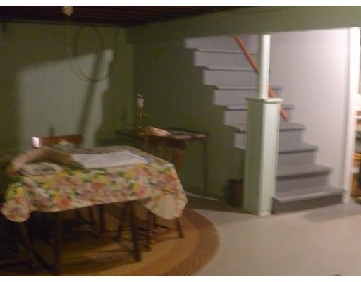 297 Roosevelt Ave, Springfield, MA 01118 photo 11