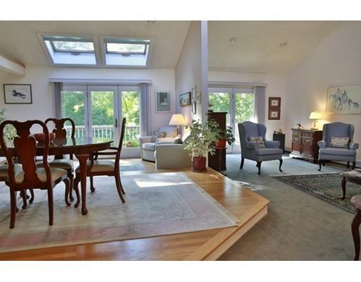 73 Holly St, Gloucester, MA 01930 photo 3