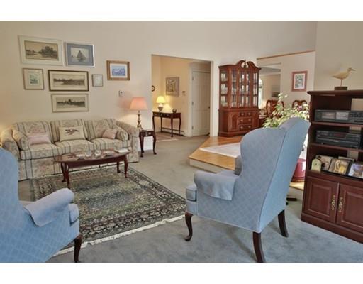73 Holly St, Gloucester, MA 01930 photo 5