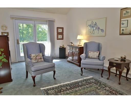 73 Holly St, Gloucester, MA 01930 photo 4
