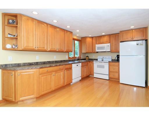 14 Tomahawk Ln, Danvers, MA 01923 photo 8