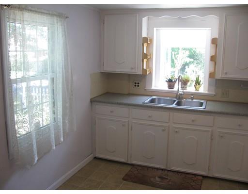 73 Davis St, Springfield, MA 01104 photo 9